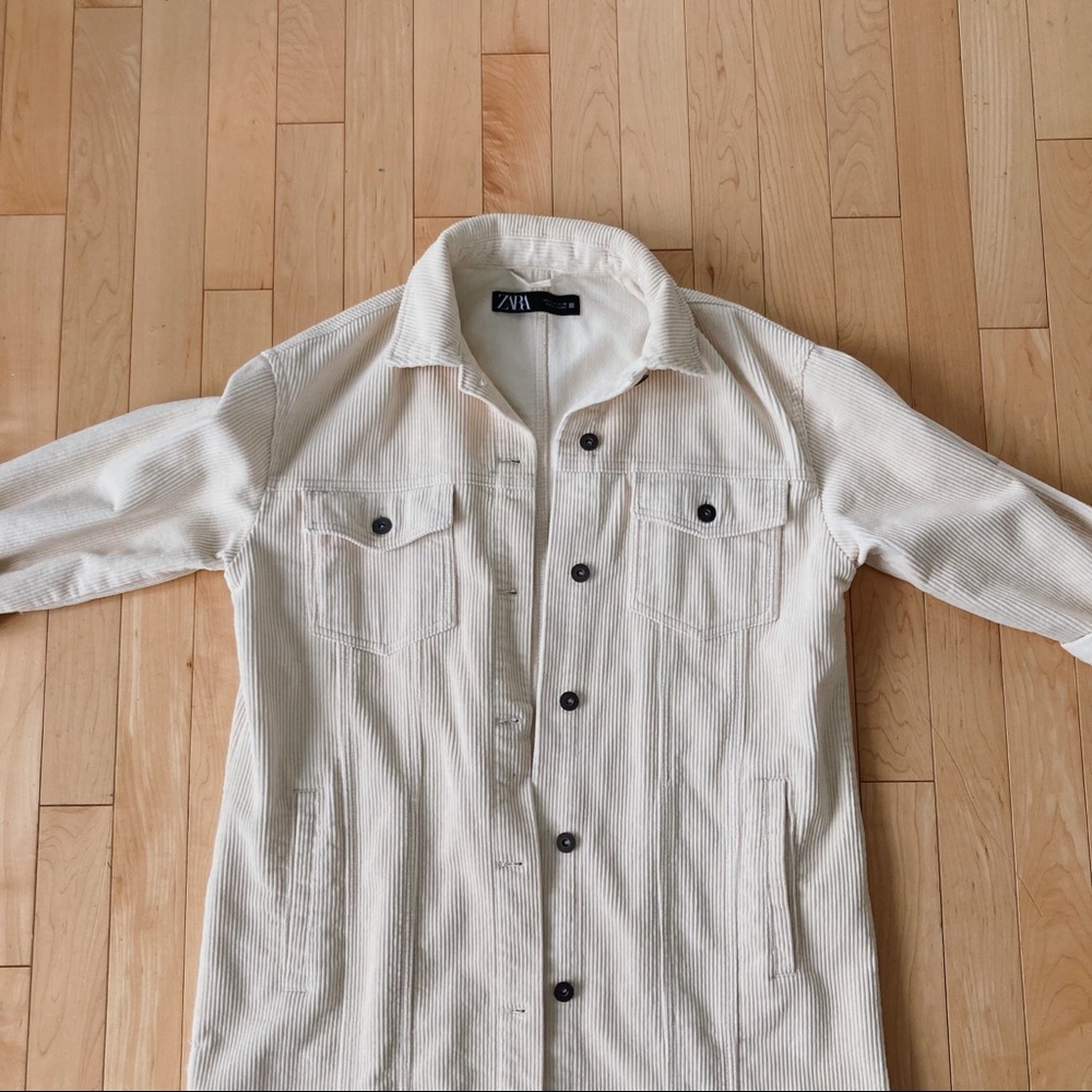 SOLD 🌼 Long Cream Zara corduroy jacket
